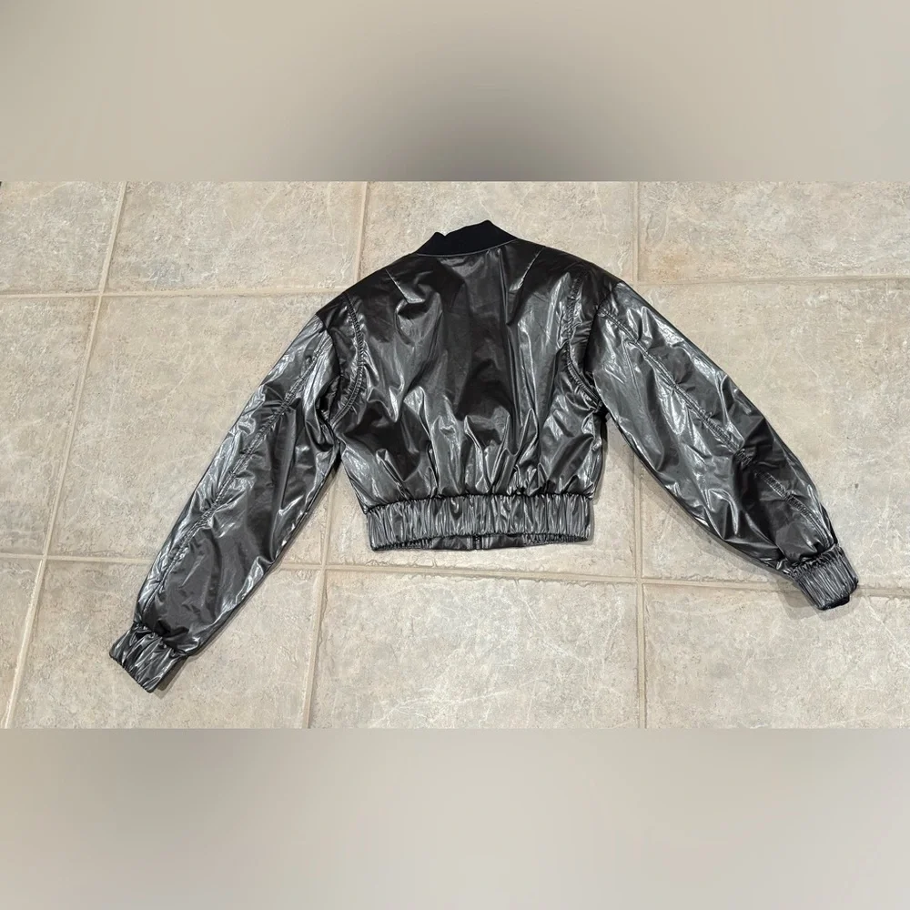 Retired Alo Yoga Metallic Cropped Break Line Bomber Jacket XS Silver Chrome NWT